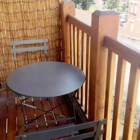Charme Petite Terrasse A 400m De Paris